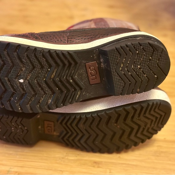 Ugg Marrais Waterproof Deep Maroon/Burgundy Boots. Size 7 - Picture 3 of 7